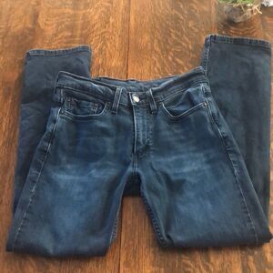 Levi’s 514 med/high rise straight leg jeans size 29